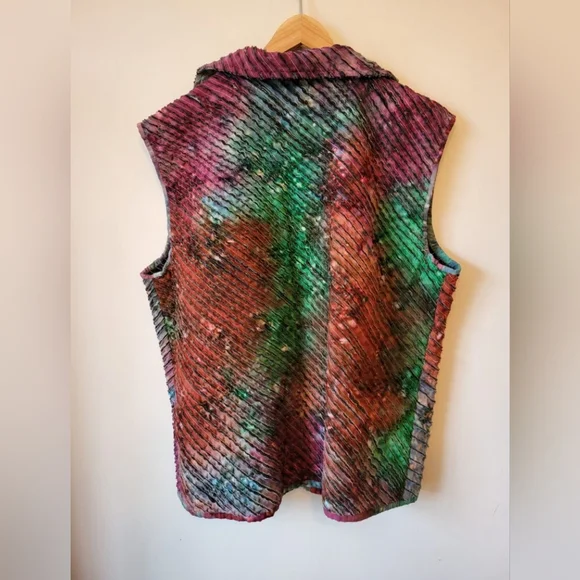 ARTISAN reversible quilted TIE DYE boho open front vest with western hippy vibe - Picture 6 of 7